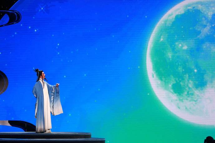 雙語美文欣賞：但愿人長(zhǎng)久，千里共嬋娟