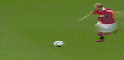 北京時(shí)間4月13日凌晨，歐冠四分之一決賽首回合，皇馬在客場(chǎng)2-1逆轉(zhuǎn)拜仁，下半場(chǎng)比賽，C羅梅開二度，完成了歐戰(zhàn)（歐冠97球）百球里程碑，成為了歐戰(zhàn)歷史第一人。